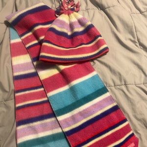 Y2k old navy winter scarf and hat!